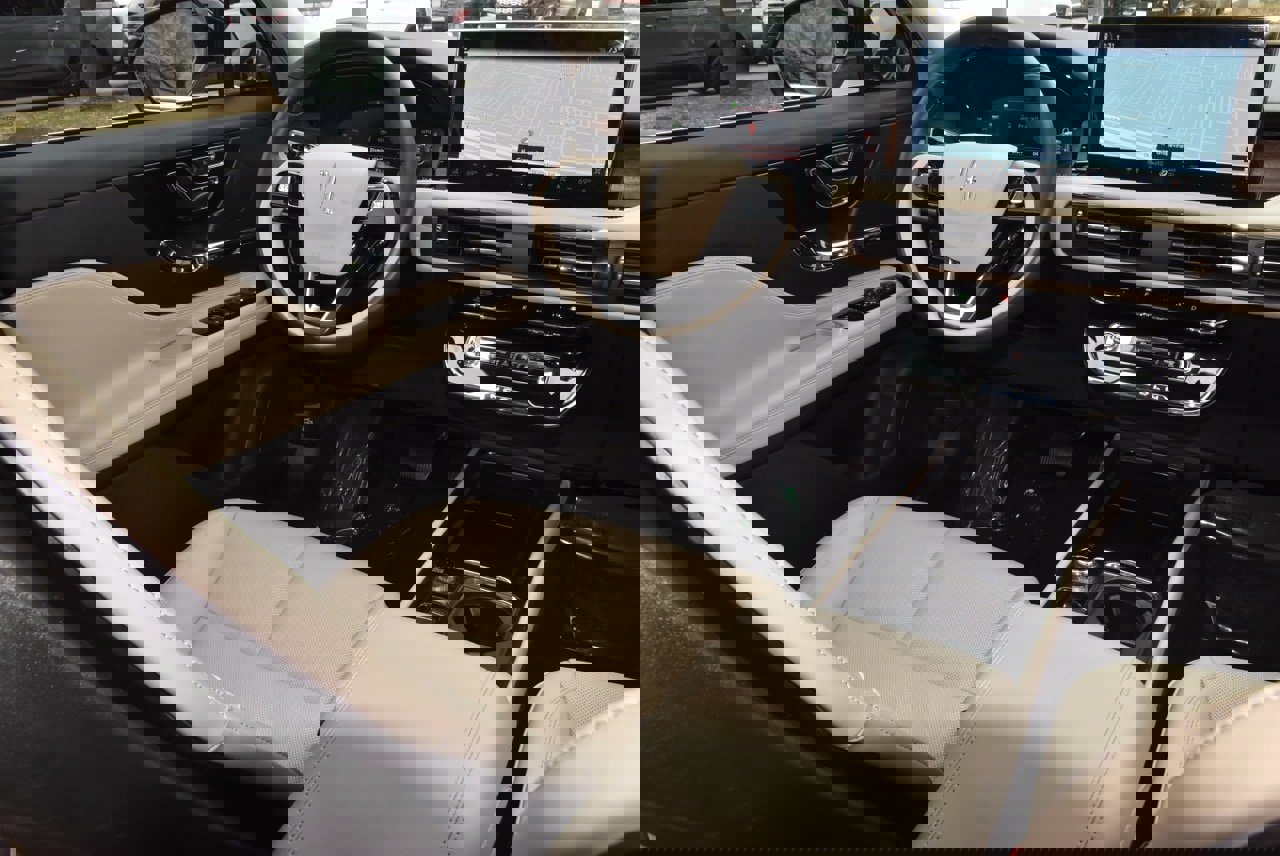 Certified 2025 Lincoln Corsair Reserve image 15