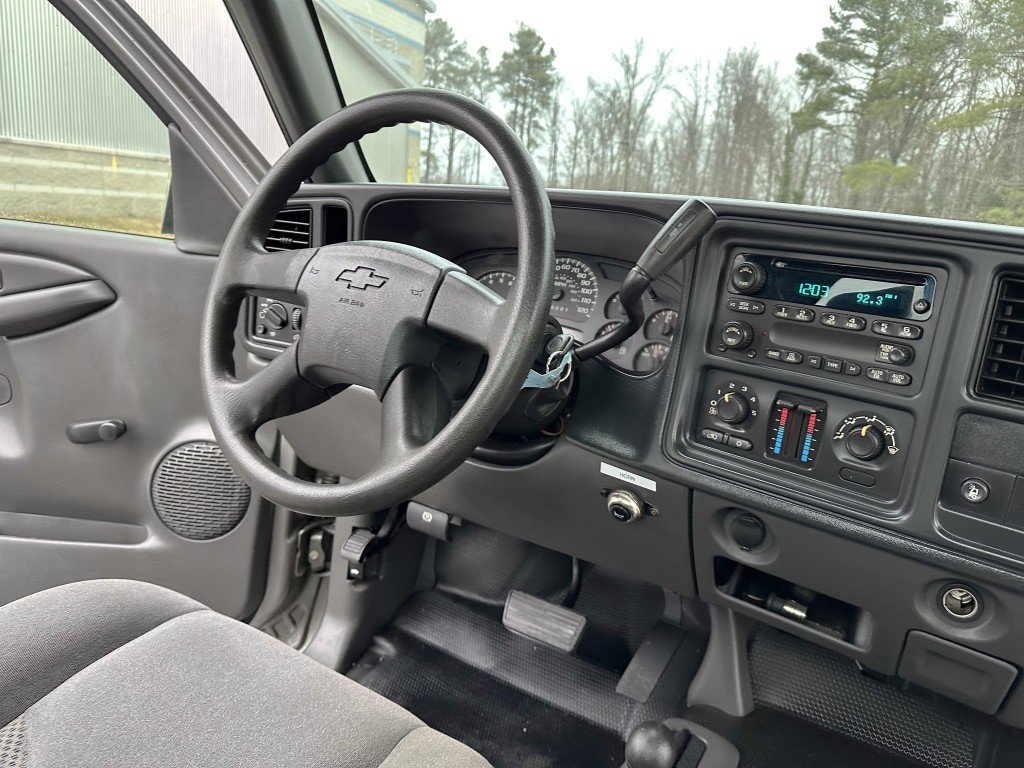 Used 2006 Chevrolet Silverado 3500 Work Truck w/ Snow Plow Prep Package image 31