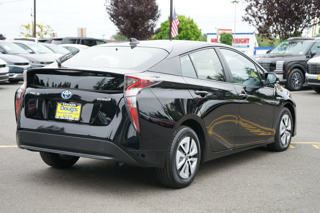 Used 2016 Toyota Prius Four w/ Advanced Technology Package FWD image 6