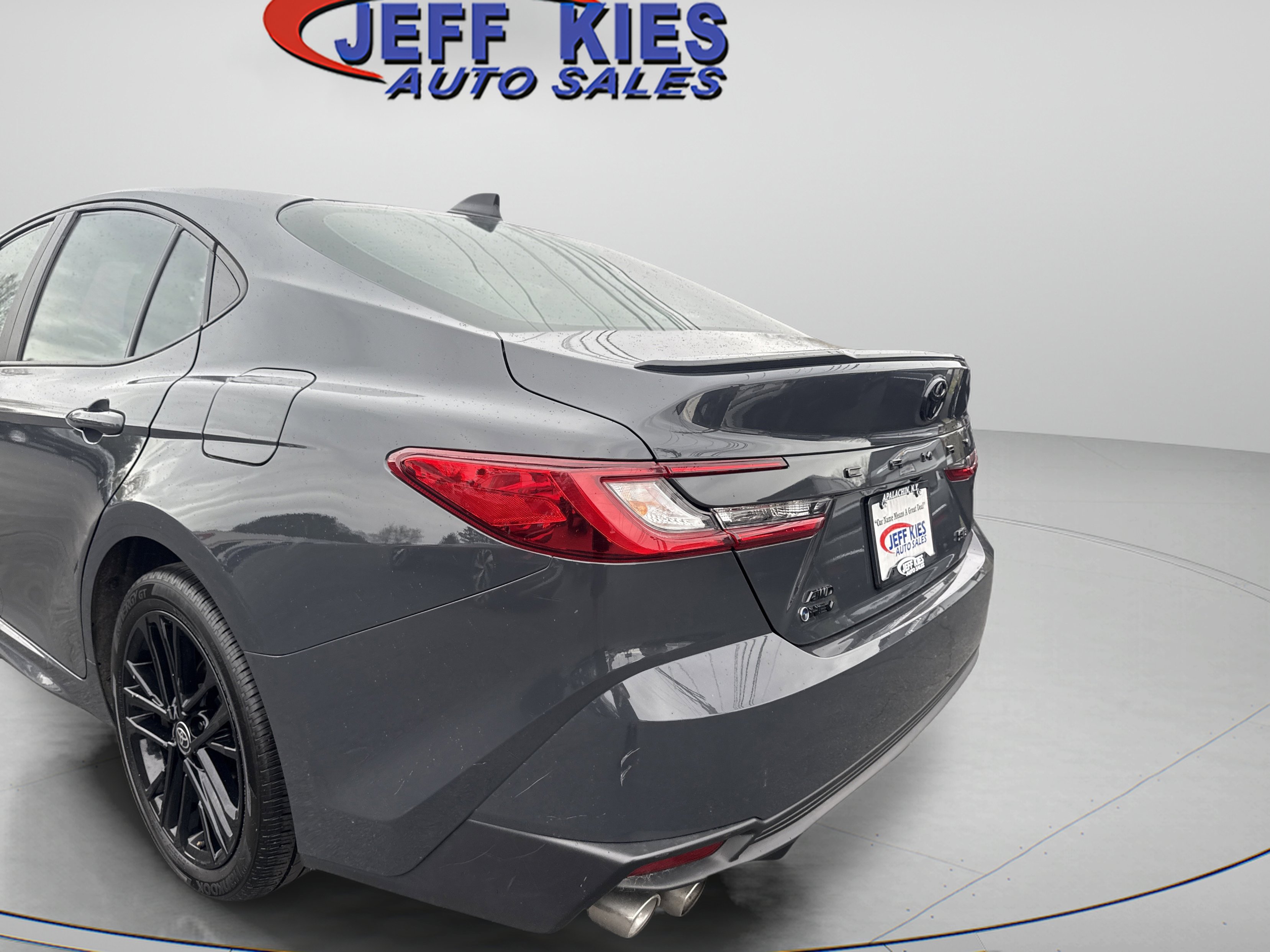 Used 2025 Toyota Camry SE AWD/4WD image 7