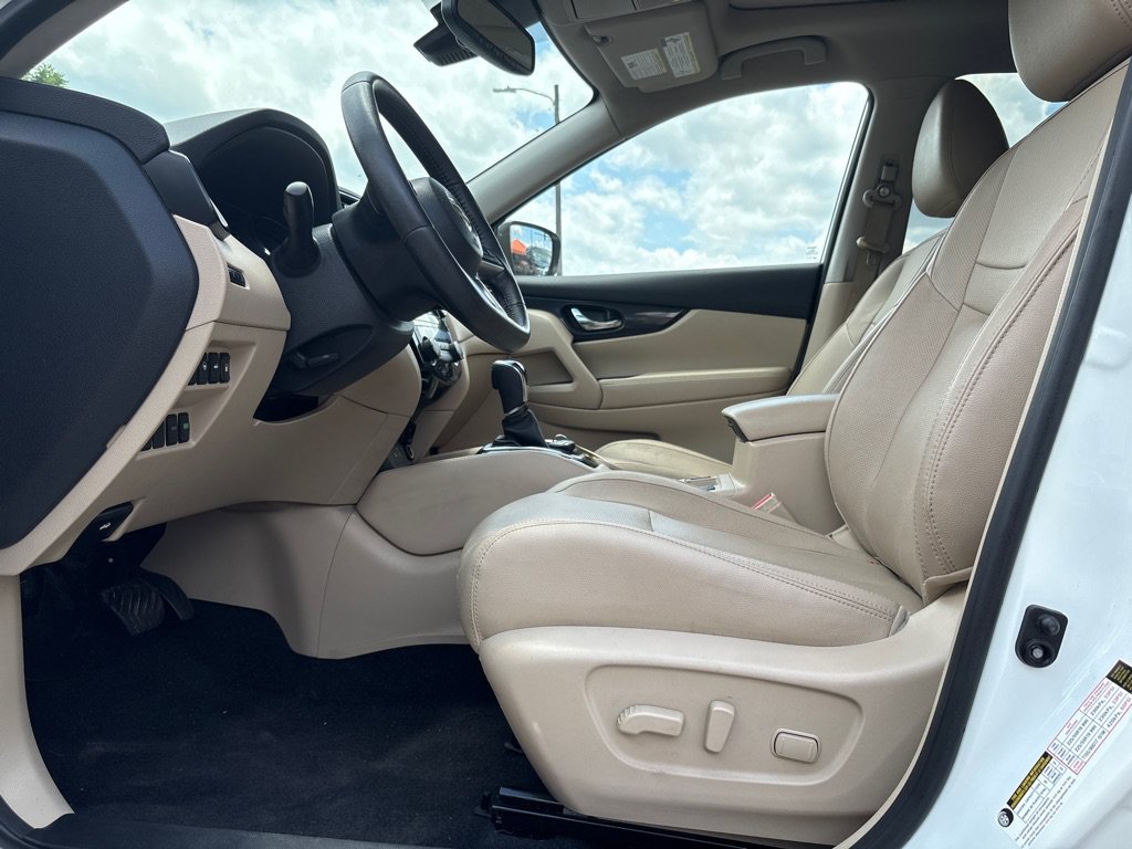 Used 2019 Nissan Rogue SL w/ Premium Package FWD image 20
