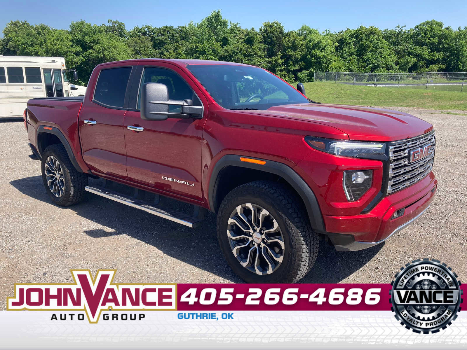Used 2024 GMC Canyon Denali AWD/4WD image 9