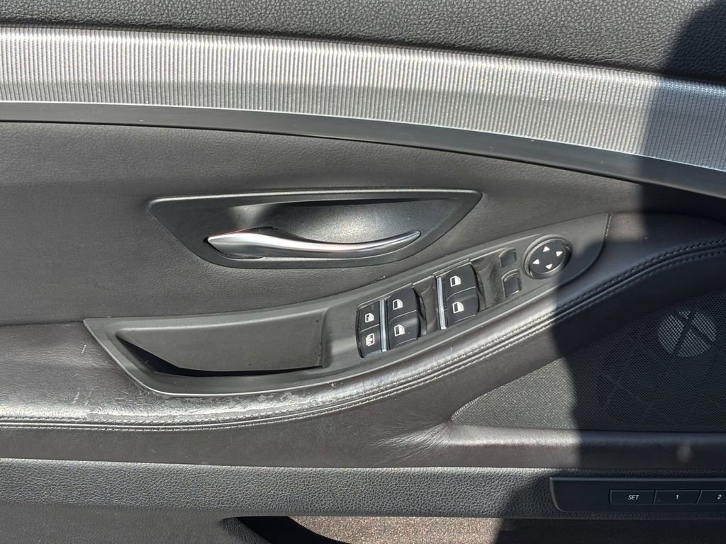 Used 2016 BMW M5 RWD image 20