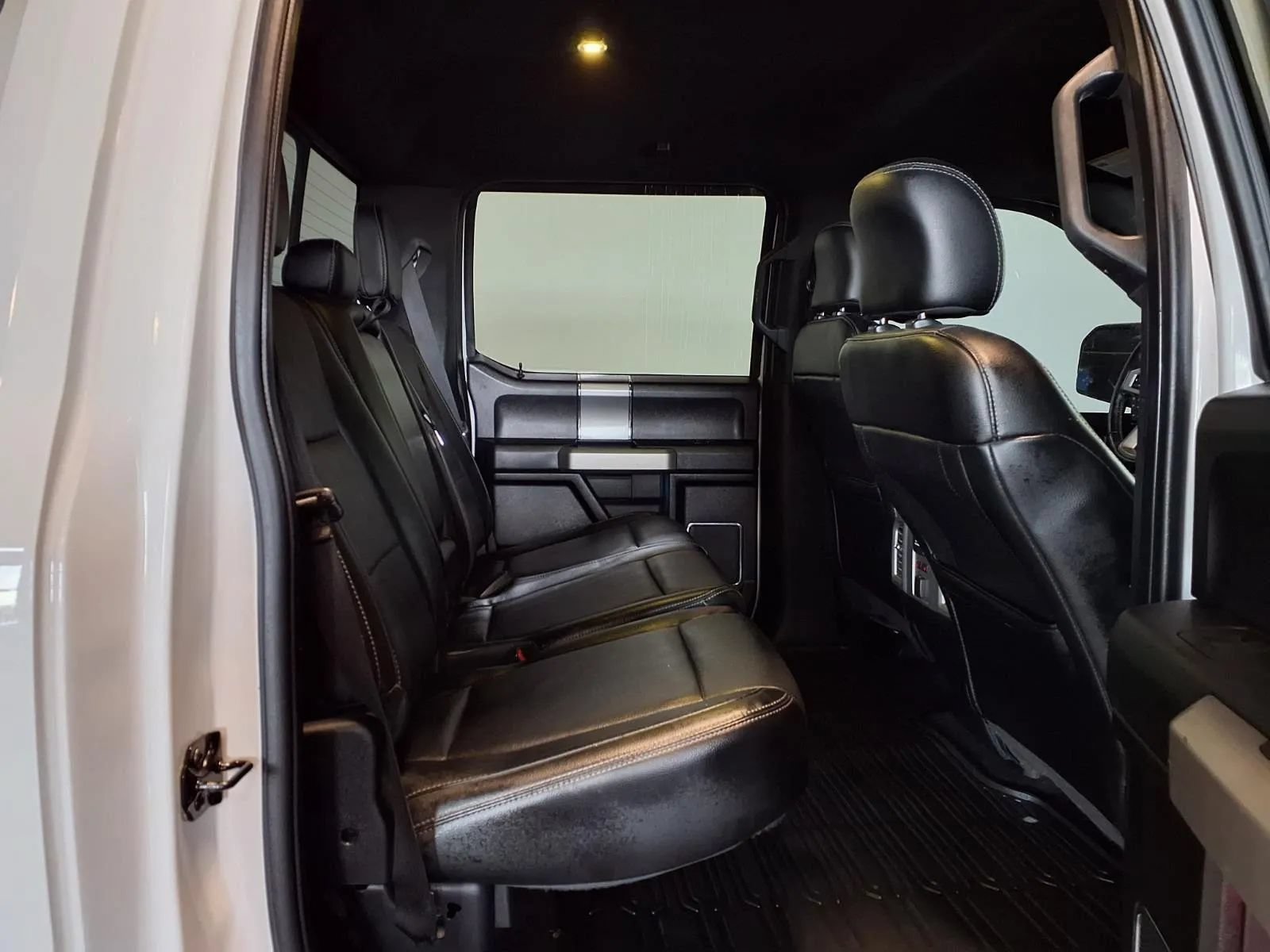 Used 2015 Ford F150 Lariat w/ Equipment Group 502A Luxury AWD/4WD image 10
