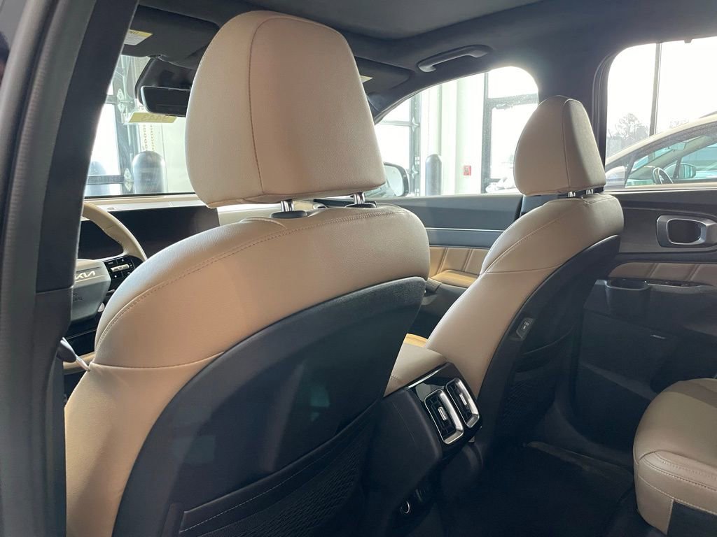 New 2026 Kia Sorento SX Prestige w/ Olive Brown Leather Package image 25
