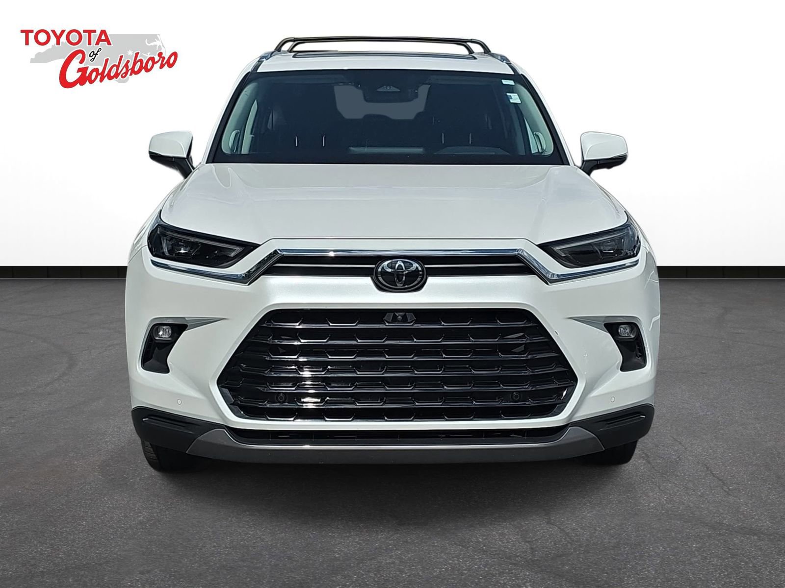 Used 2024 Toyota Grand Highlander AWD image 2