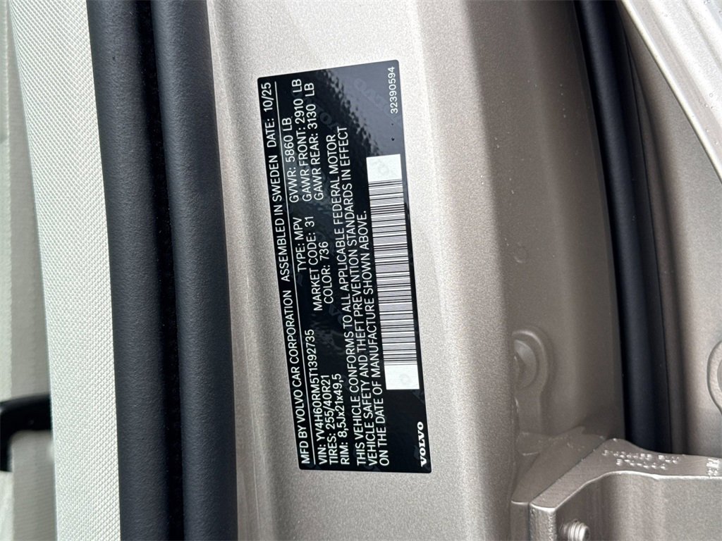 New 2026 Volvo XC60 T8 Ultra w/ Climate Package image 28