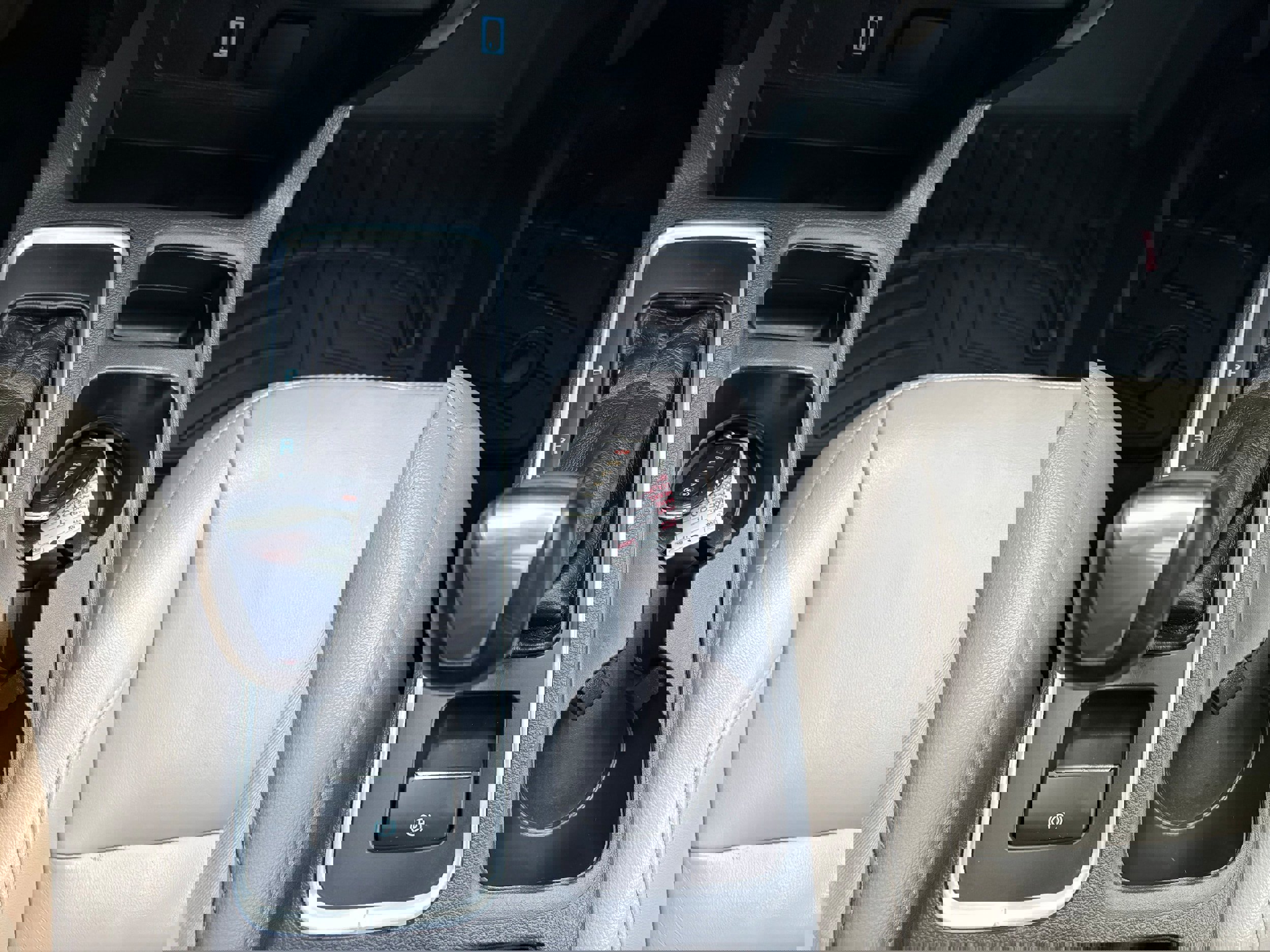 Used 2017 Ford Escape Titanium image 49