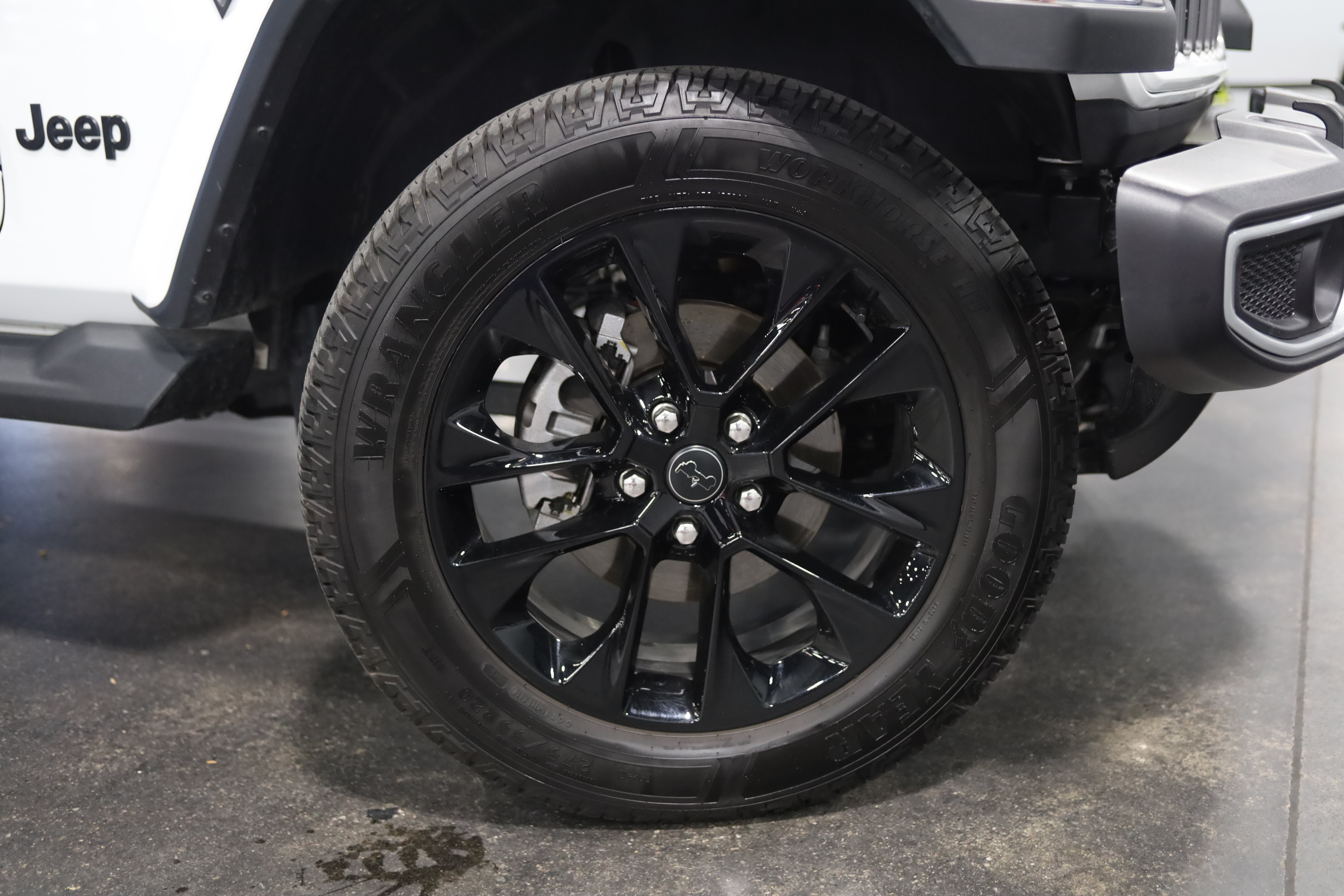 Used 2025 Jeep Gladiator Sport AWD/4WD image 10