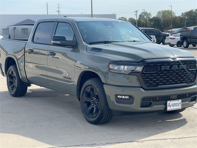 New 2026 RAM 1500 4x4 Crew Cab image 7
