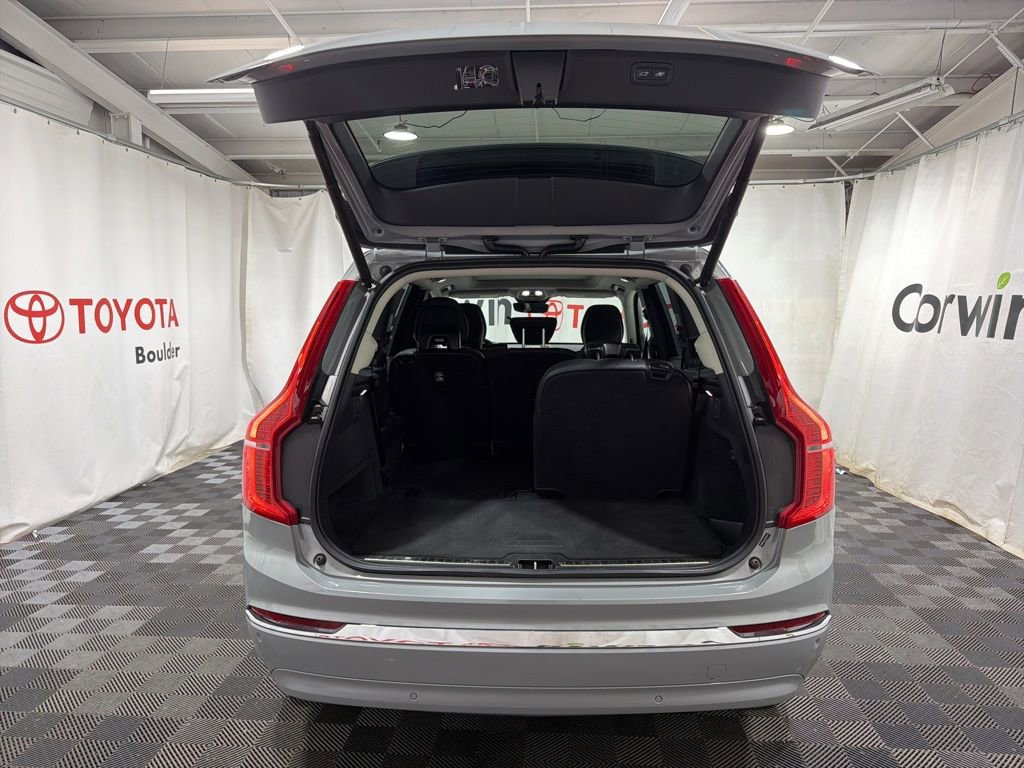 Used 2025 Volvo XC90 B5 Core AWD/4WD image 17
