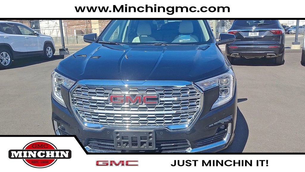 Used 2022 GMC Terrain Denali image 4