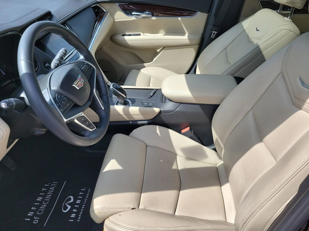 Used 2017 Cadillac XT5 Premium Luxury w/ Advanced Security Package FWD image 24