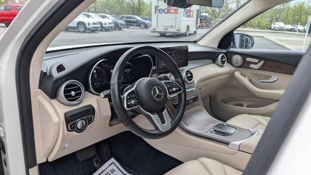 Used 2021 Mercedes-Benz GLC 300 4MATIC image 16