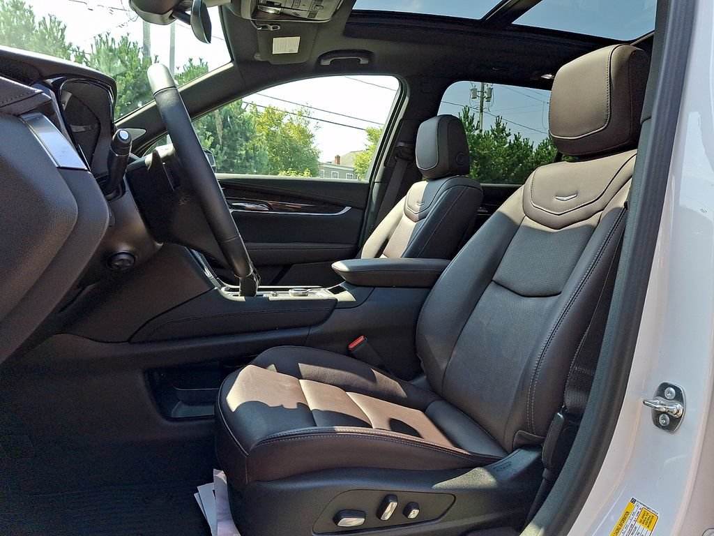 Used 2024 Cadillac XT6 Premium Luxury AWD/4WD image 15