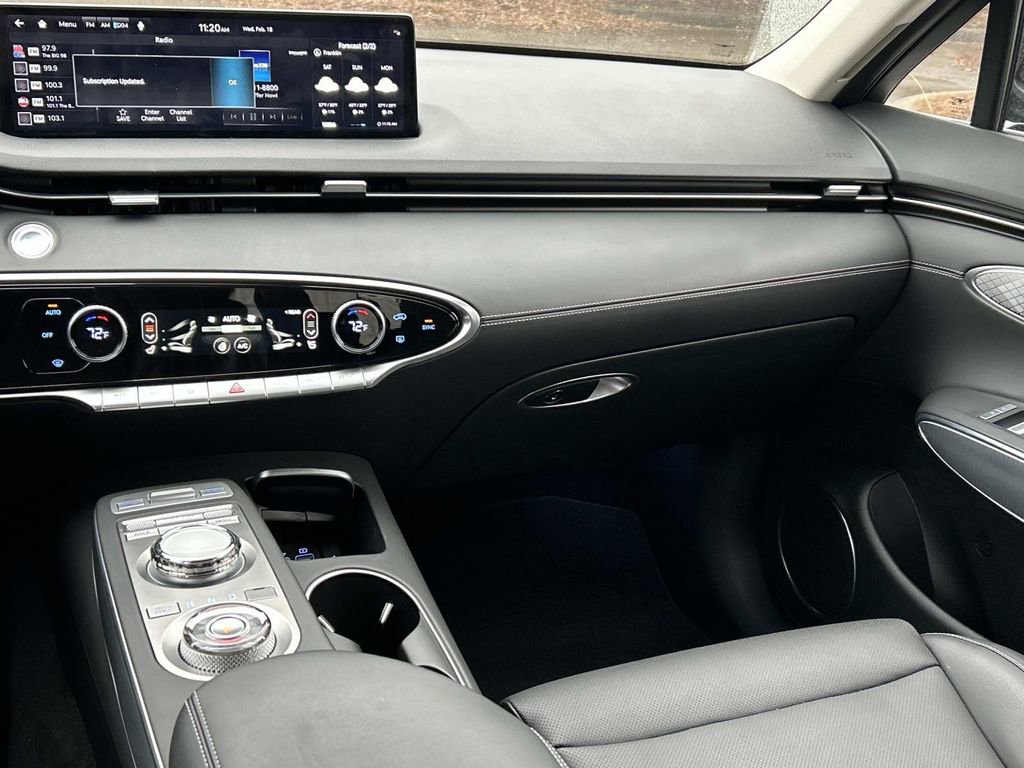 Used 2024 Genesis GV70 2.5T w/ Select Package image 28