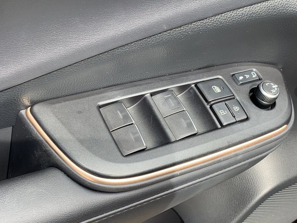 Used 2023 Toyota Crown AWD/4WD image 13