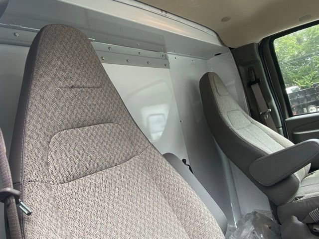 New 2025 Chevrolet Express 3500 w/ Power Convenience Package image 30