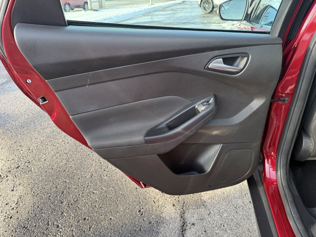 Used 2016 Ford Focus SE w/ Equipment Group 201A image 31