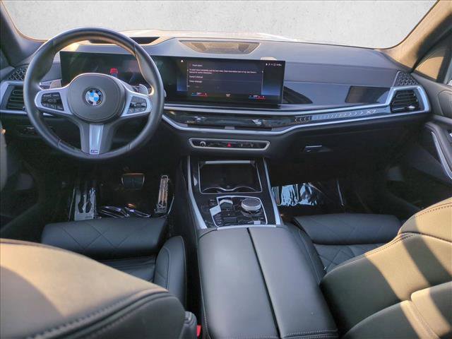 Used 2023 BMW X7 xDrive40i w/ M Sport Package AWD/4WD image 19