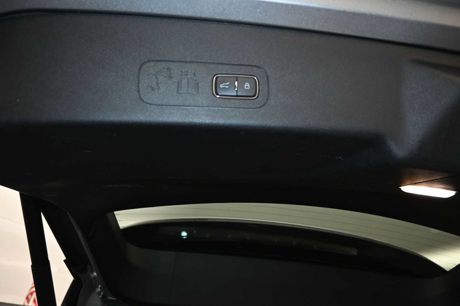 Used 2023 Lincoln Aviator AWD w/ Premium Package image 29