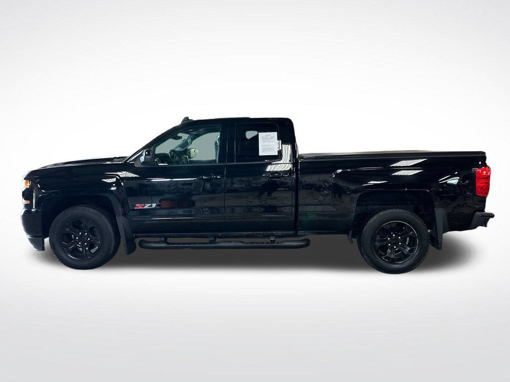 Used 2017 Chevrolet Silverado 1500 LT w/ Midnight Edition AWD/4WD image 2
