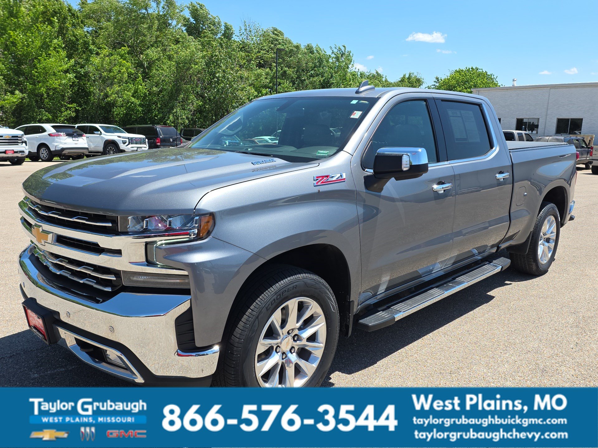Used 2021 Chevrolet Silverado 1500 LTZ w/ Z71 Off-Road Package AWD/4WD image 4