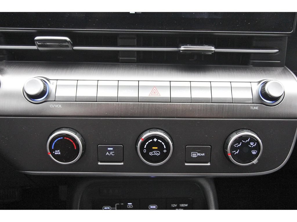 Used 2026 Hyundai Kona SE FWD image 28
