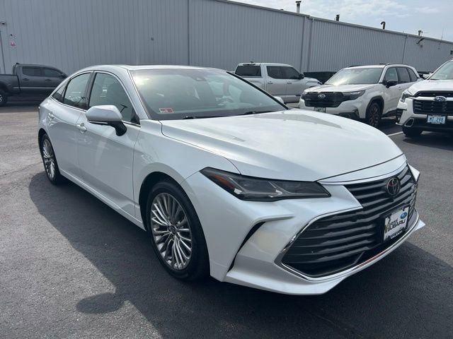 Used 2022 Toyota Avalon Limited w/ Advanced Safety Package FWD image 3