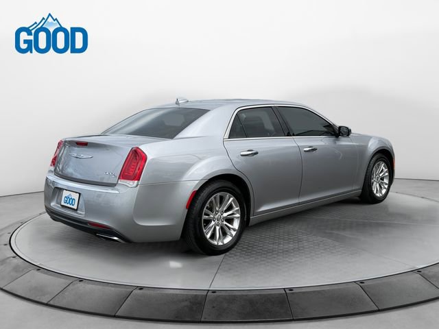 Used 2016 Chrysler 300 C image 5