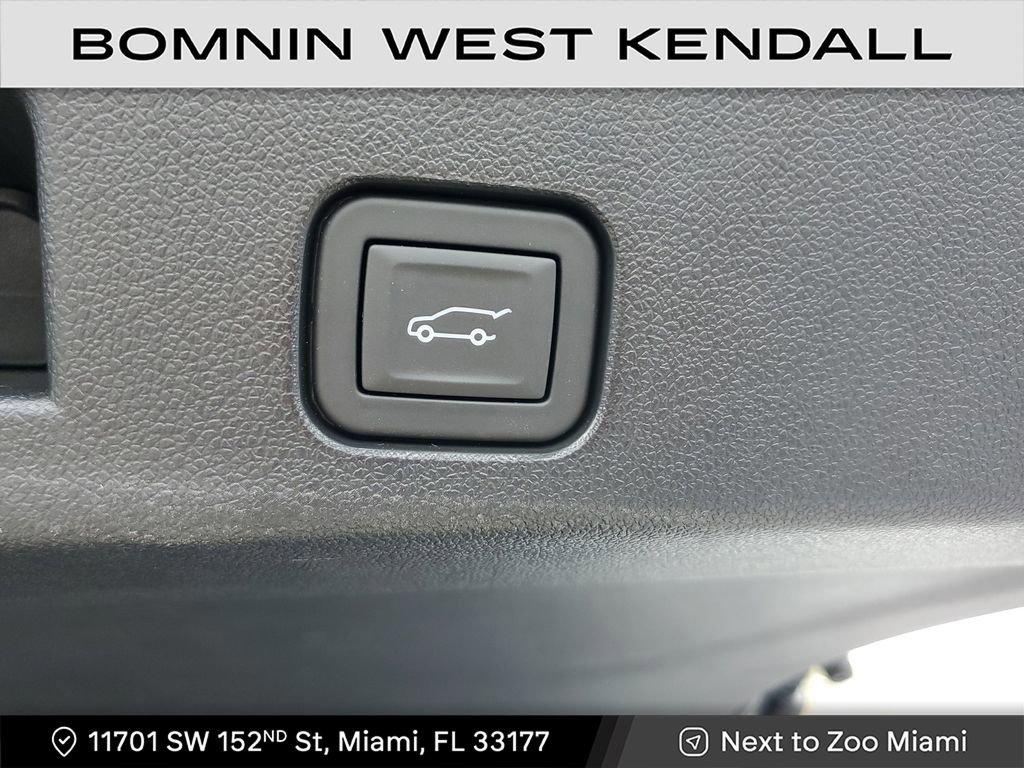 Used 2024 Chevrolet Traverse LS w/ Midnight/Sport Edition image 13