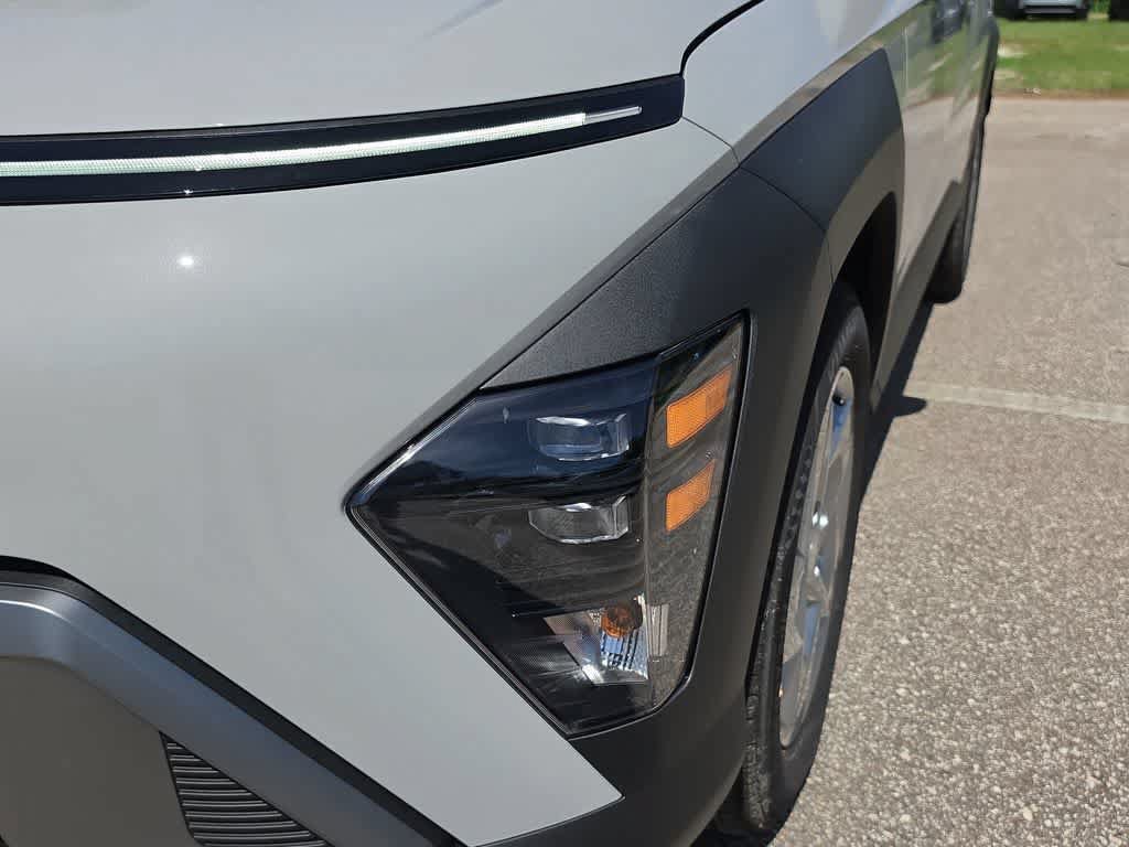 New 2027 Hyundai Kona SE FWD image 11