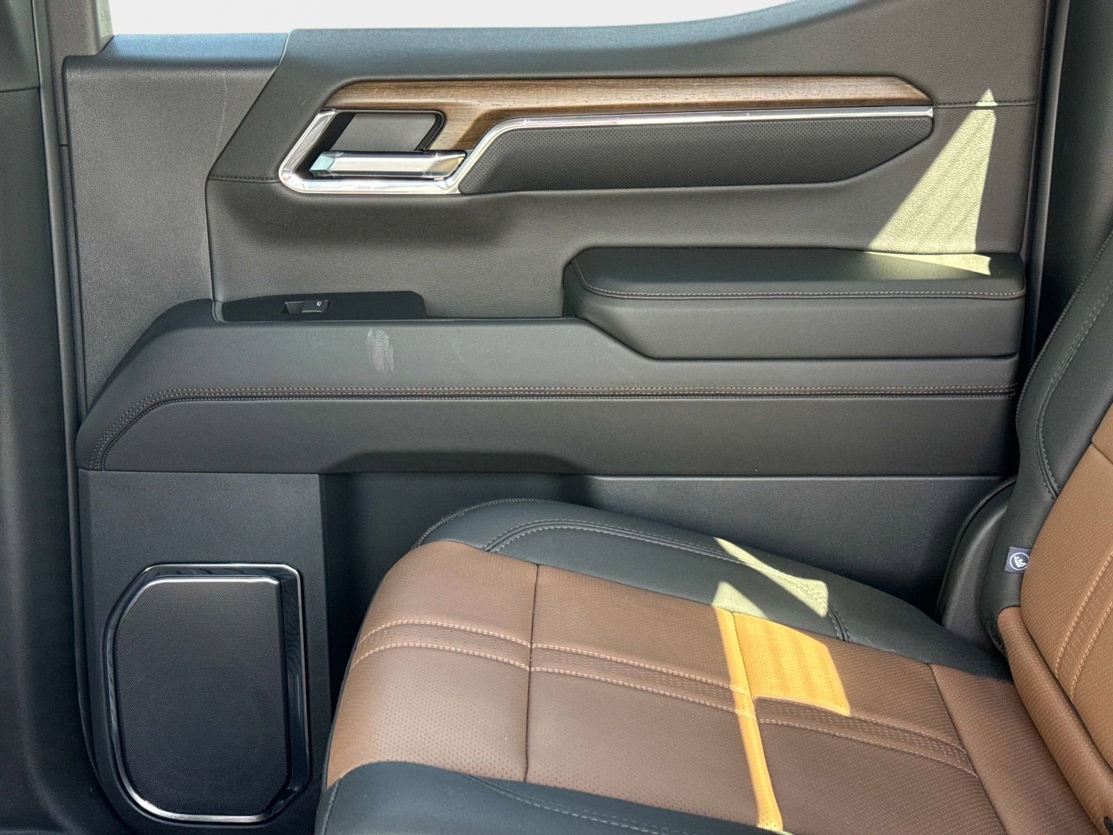 Used 2024 Chevrolet Silverado 1500 High Country w/ Technology Package image 13