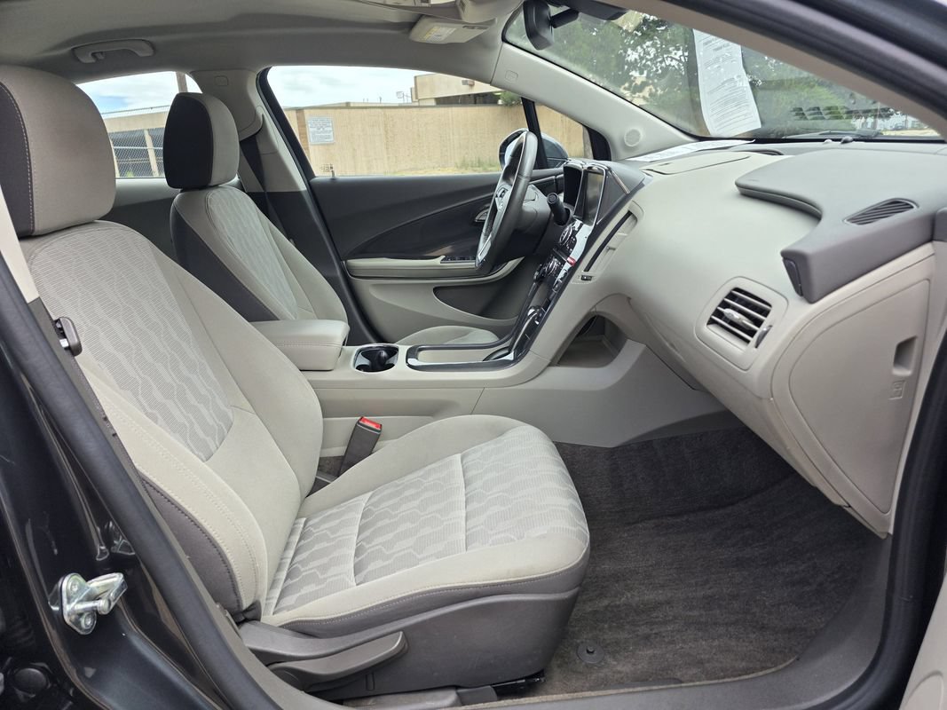 Used 2014 Chevrolet Volt w/ Enhanced Safety Package 1 FWD image 22