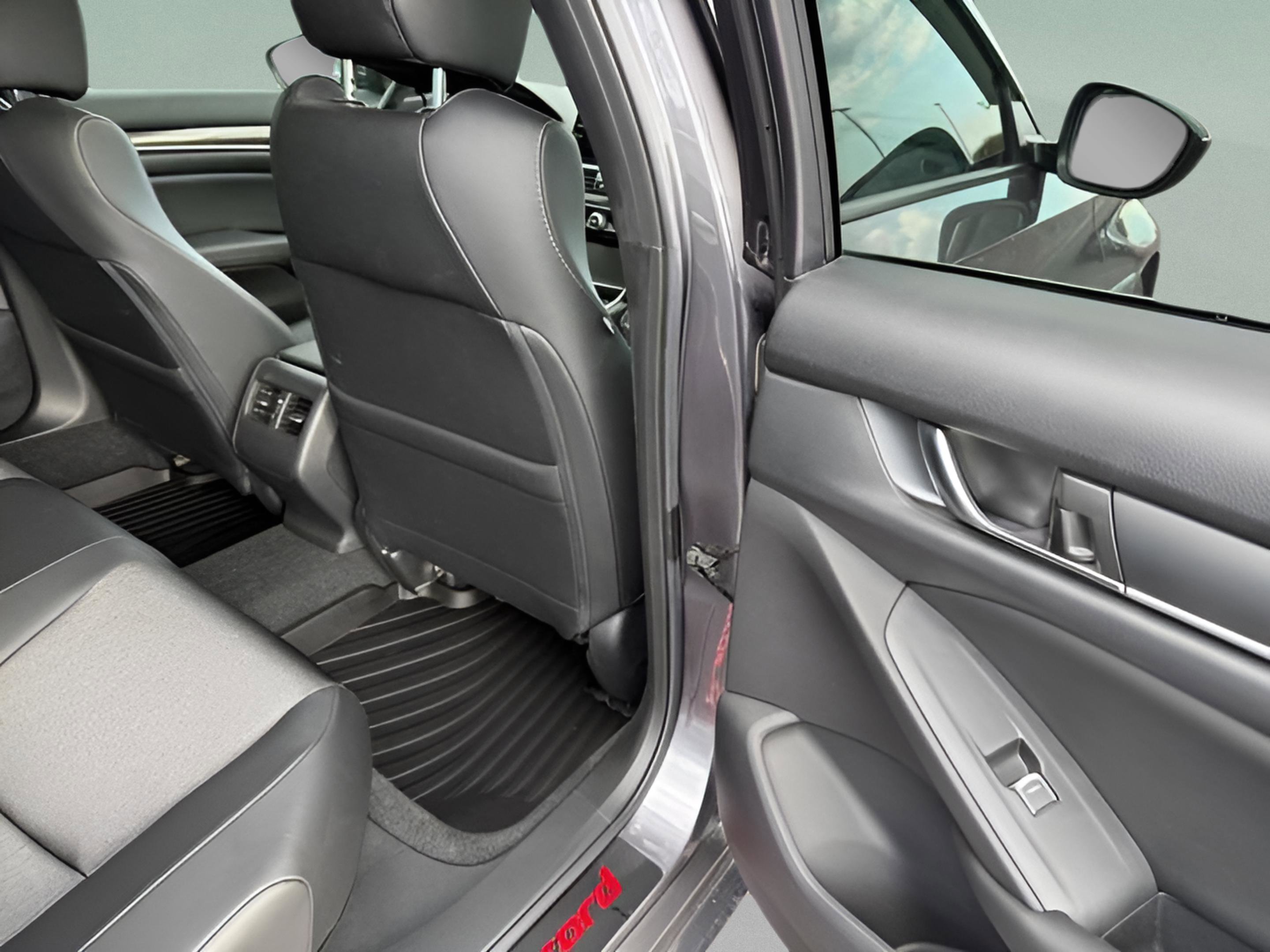 Used 2020 Honda Accord Sport image 11