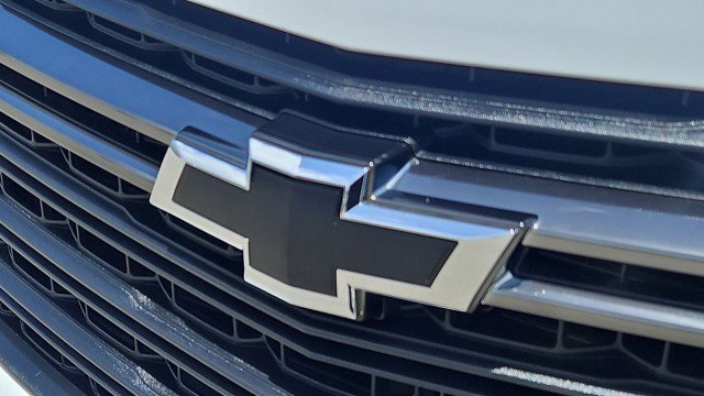 Used 2023 Chevrolet Traverse LS w/ Midnight/Sport Edition FWD image 30