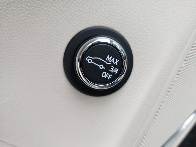 Used 2023 Buick Envision Avenir image 35