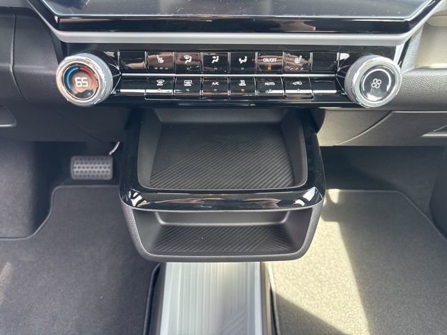 New 2027 Chevrolet Bolt LT w/ Comfort Package image 23