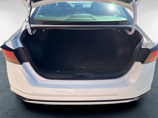 Used 2025 Nissan Altima 2.5 S image 9