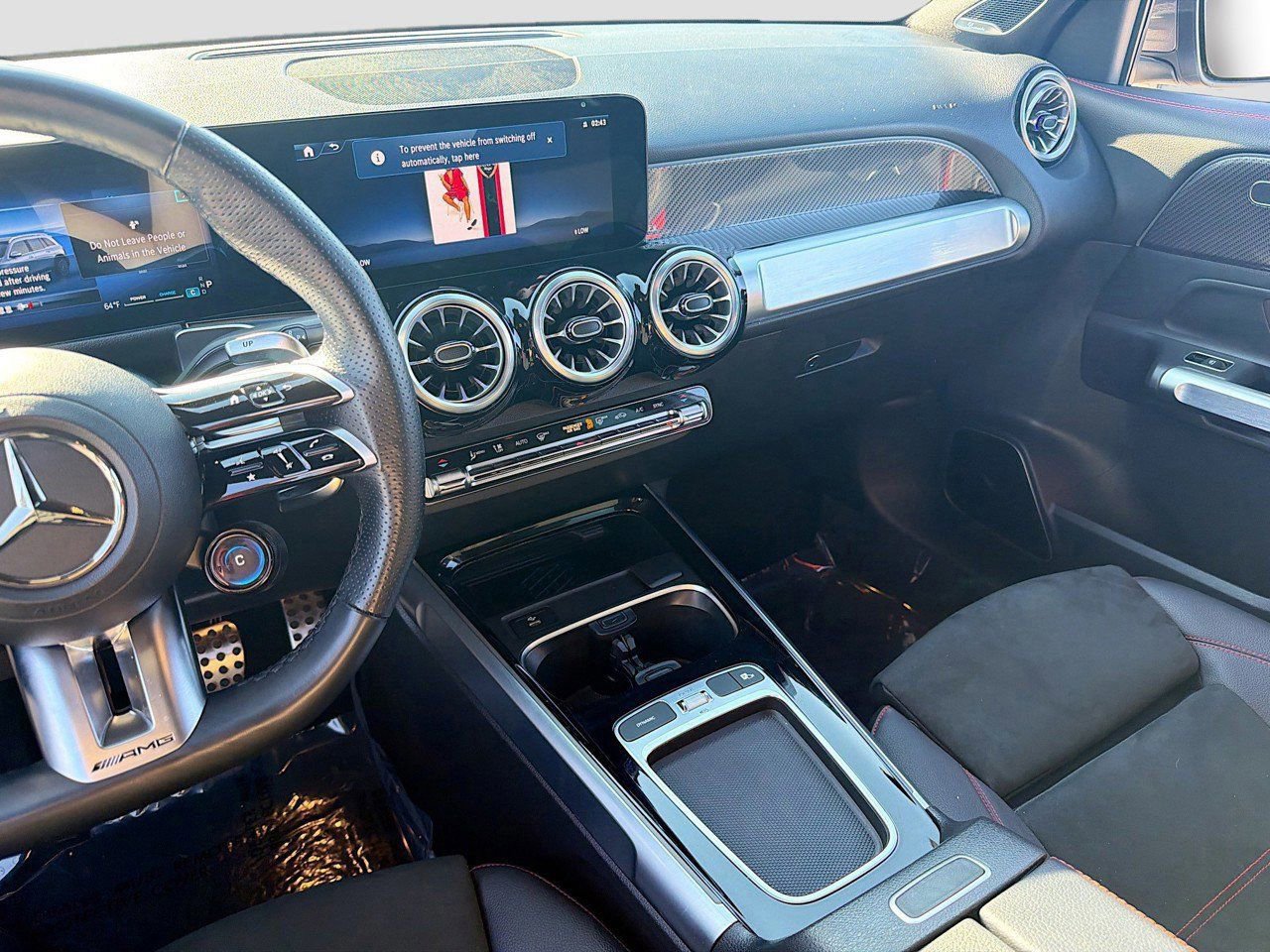 Used 2025 Mercedes-Benz GLB 35 AMG 4MATIC image 28