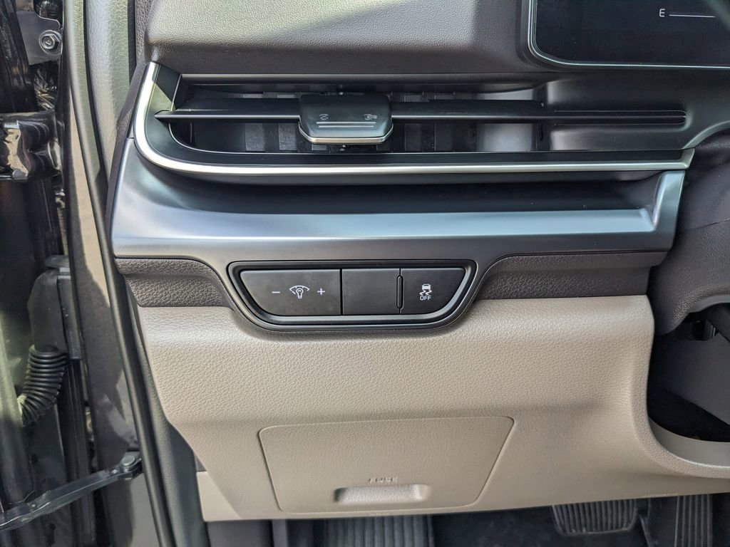 Certified 2026 Kia Carnival LX FWD image 30