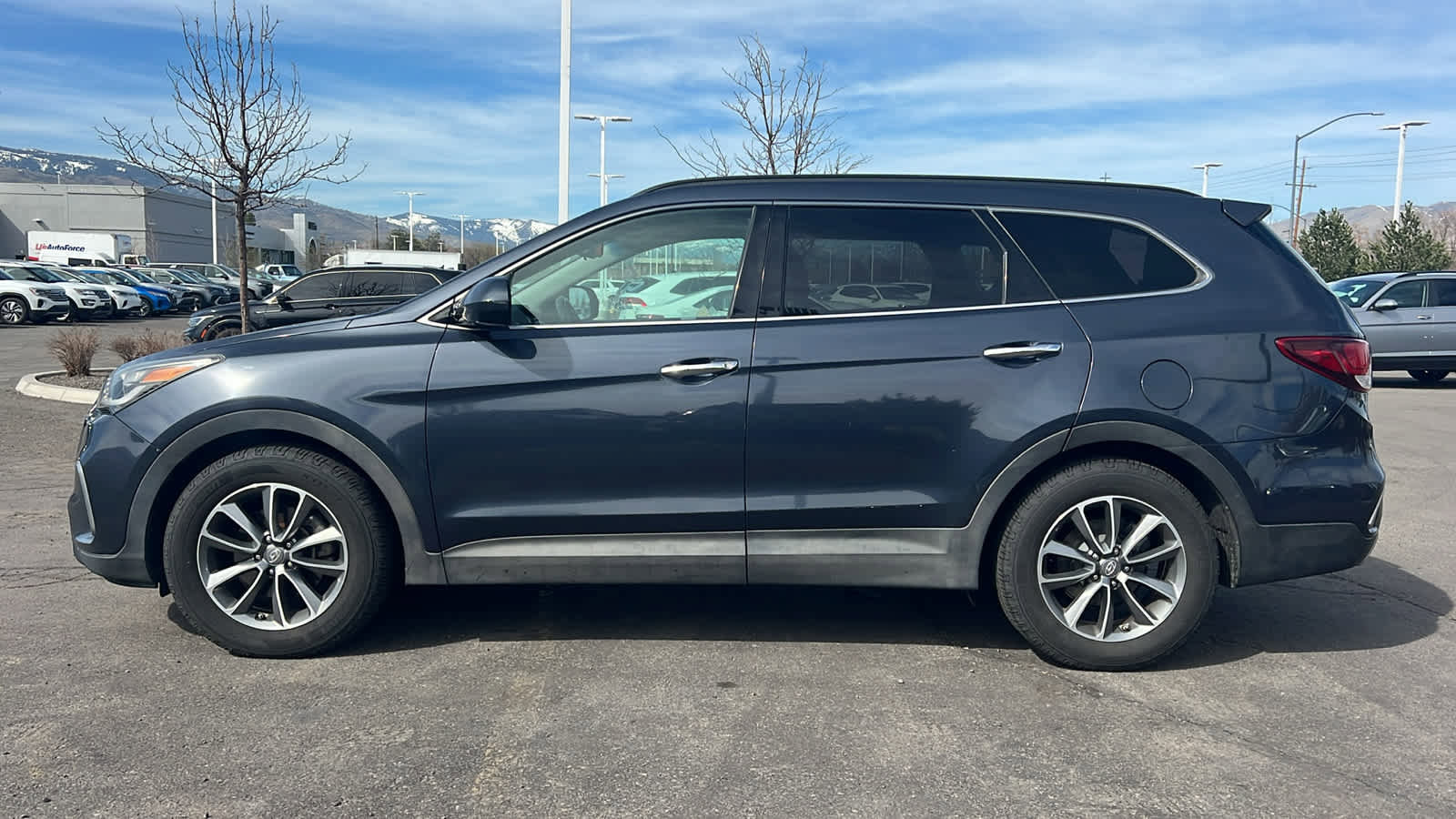 Used 2017 Hyundai Santa Fe SE image 8
