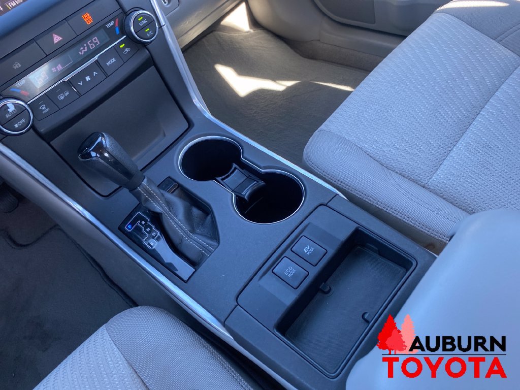 Used 2015 Toyota Camry LE FWD image 14