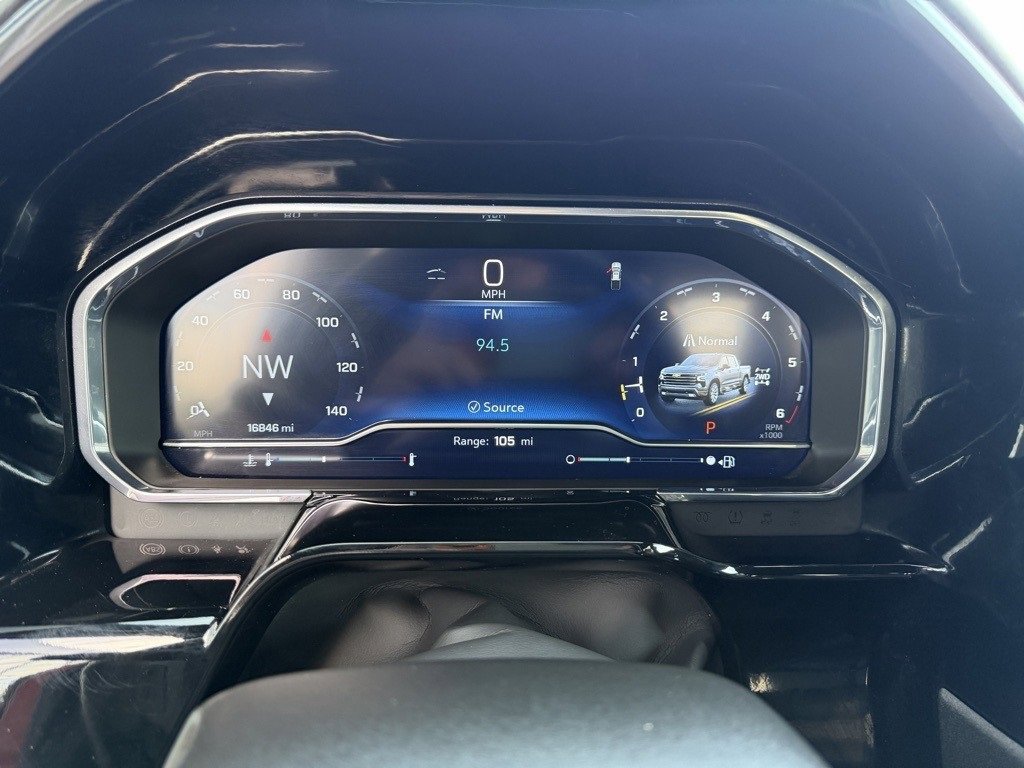 Used 2025 Chevrolet Silverado 1500 High Country w/ Technology Package image 21