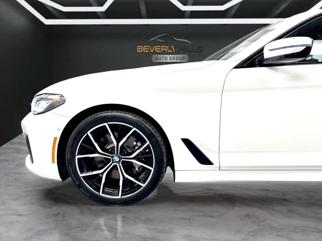 Used 2022 BMW 530i xDrive w/ M Sport Package image 9