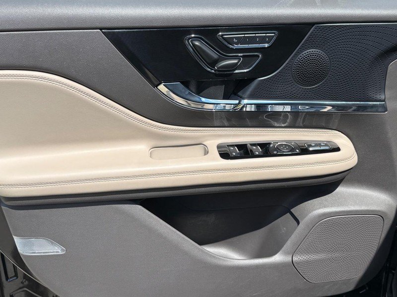 Certified 2023 Lincoln Corsair AWD w/ Equipment Group 101A image 27