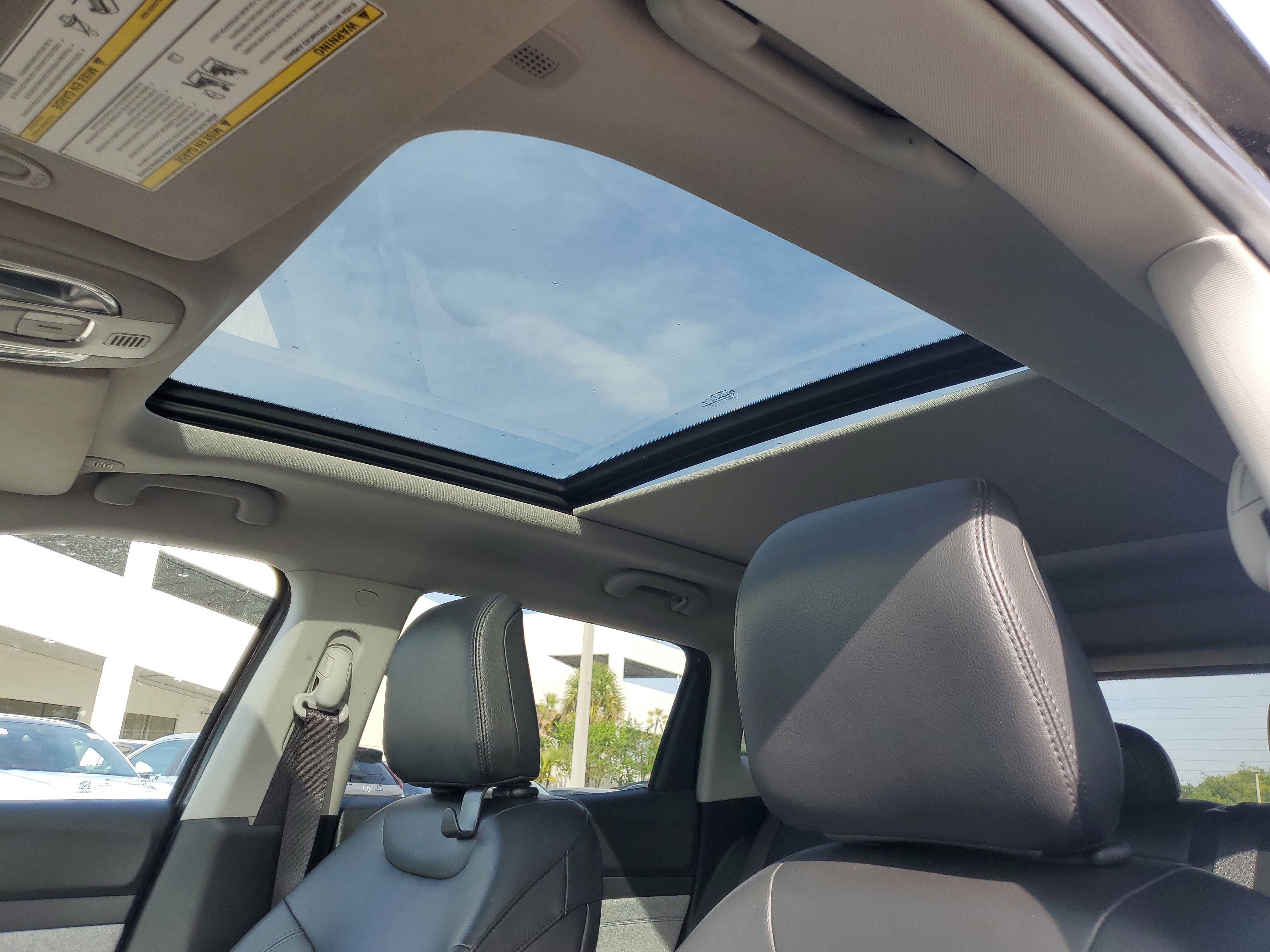 Used 2022 Jeep Compass Latitude w/ Sun and Sound Group image 25