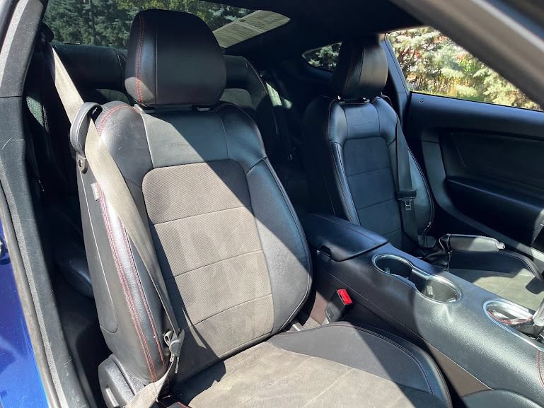 Used 2019 Ford Mustang GT Premium w/ Equipment Group 401A RWD image 34