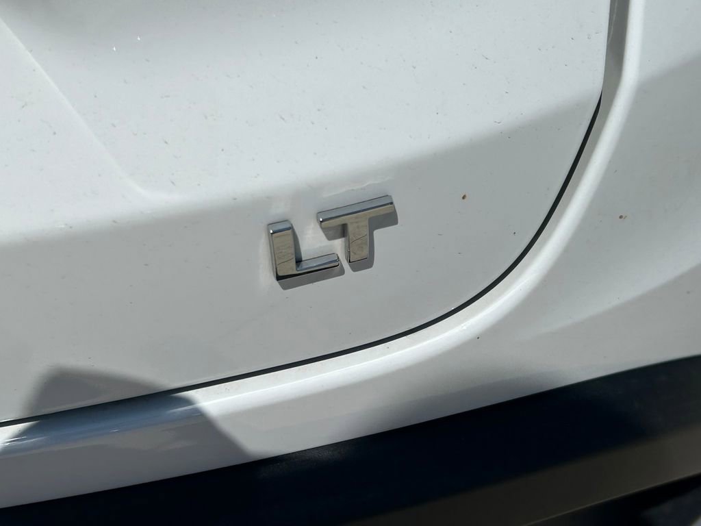 Used 2025 Chevrolet Trax LT FWD image 13
