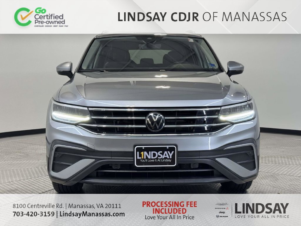 Used 2024 Volkswagen Tiguan SE AWD/4WD image 3